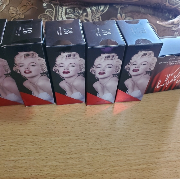 5Pk Brilliant Beauty Eyelash Curler& 1 Kristofer Buckle Loose Translucent Powder - Picture 8 of 12